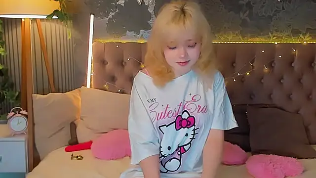 EmilyAngells online show from March 18, 7:00 am