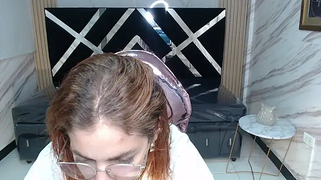 Snapshot of Angeles_v chatting on March 6, 7:54 pm Angeles v online show from March 6, 7:54 pm