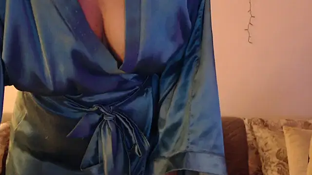 Snapshot of YourfantasyGiuly chatting on July 9, 5:33 am YourfantasyGiuly online show from July 9, 5:33 am