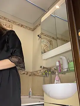 Snapshot of Lusi_Luxary chatting on November 26, 5:52 am Lusi Luxary online show from November 26, 5:52 am