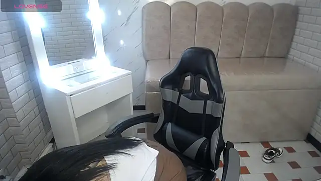 Isabella Collen v online show from February 25, 1:10 pm