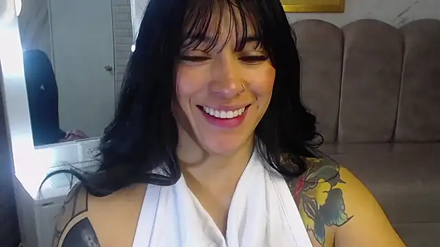 Snapshot of Isabella_Collen_v chatting on May 1, 1:05 pm Isabella Collen v online show from May 1, 1:05 pm