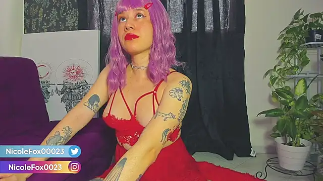 Snapshot of NicoleFox23_ chatting on March 11, 6:52 pm NicoleFox23 online show from March 11, 6:52 pm