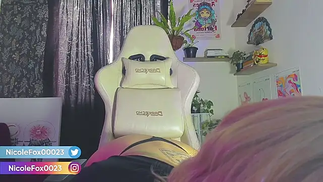 Snapshot of NicoleFox23_ chatting on March 14, 7:01 pm NicoleFox23 online show from March 14, 7:01 pm