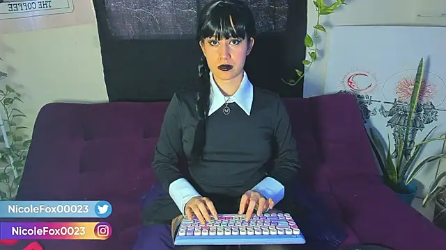 Snapshot of NicoleFox23_ chatting on September 26, 8:02 pm NicoleFox23 online show from September 26, 8:02 pm