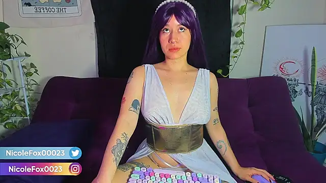 Snapshot of NicoleFox23_ chatting on October 3, 9:50 am NicoleFox23 online show from October 3, 9:50 am