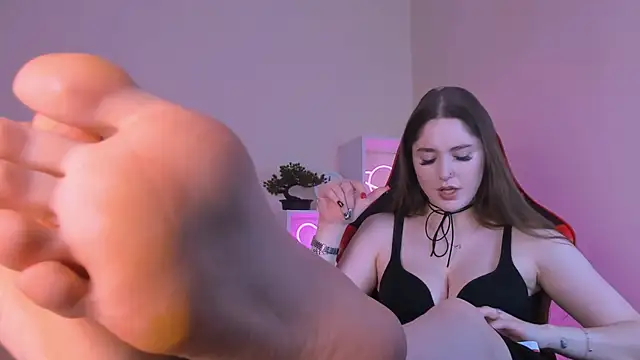 Snapshot of hazel_sullivan chatting on September 16, 12:28 pm hazel sullivan online show from September 16, 12:28 pm