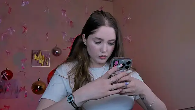 Snapshot of hazel_sullivan chatting on December 15, 12:20 pm hazel sullivan online show from December 15, 12:20 pm