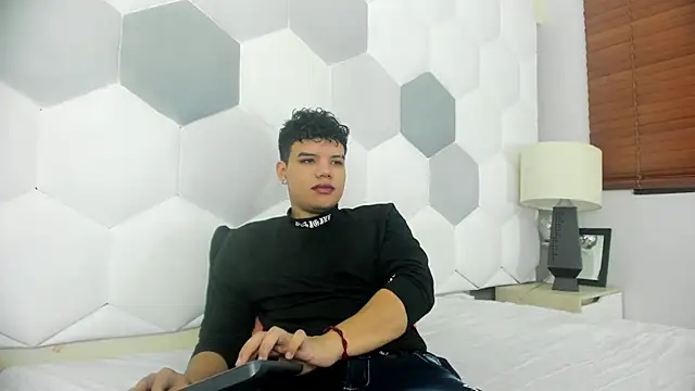 Axel Forte online show from April 15, 1:29 pm