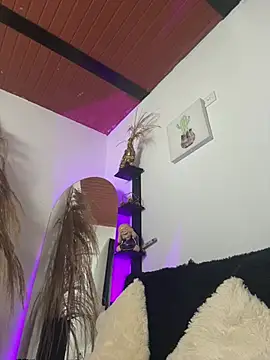 Snapshot of MarianaZapataa chatting on March 3, 3:20 pm MarianaZapataa online show from March 3, 3:20 pm