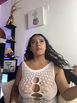 Snapshot of MarianaZapataa chatting on March 12, 1:58 am MarianaZapataa online show from March 12, 1:58 am