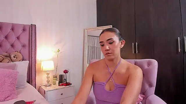 natashaleightt online show from February 12, 2:06 am