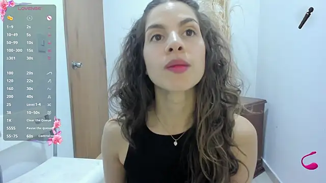 jessyegoldenn online show from February 1, 7:45 pm