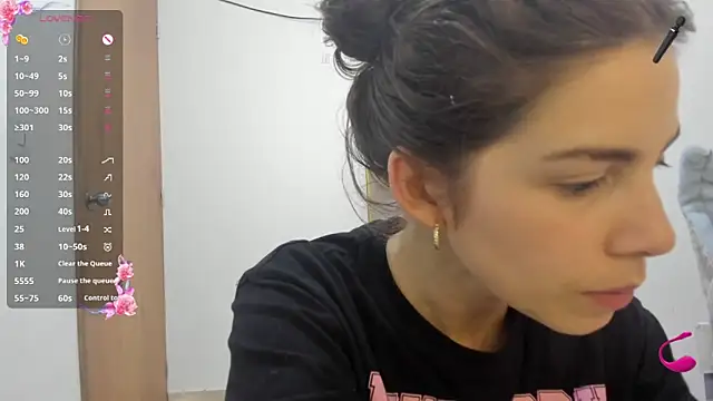 jessyegoldenn online show from February 12, 8:37 pm