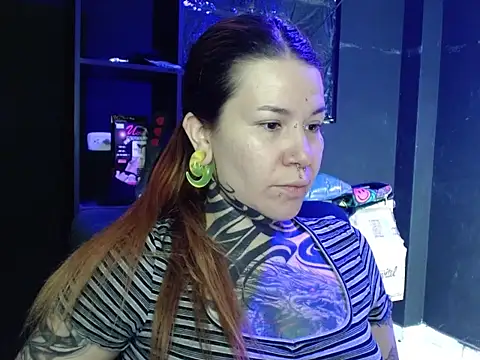 Snapshot of Pandora_9666 chatting on November 24, 4:40 pm Pandora 9666 online show from November 24, 4:40 pm