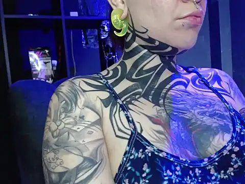 Snapshot of Pandora_9666 chatting on November 28, 1:19 am Pandora 9666 online show from November 28, 1:19 am