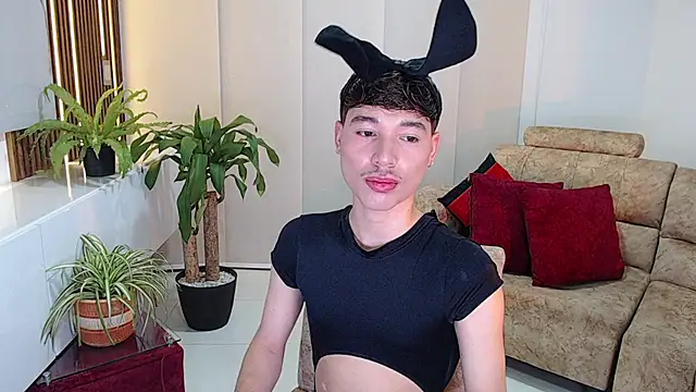 Snapshot of cod_dolll chatting on November 1, 12:23 am cod dolll online show from November 1, 12:23 am