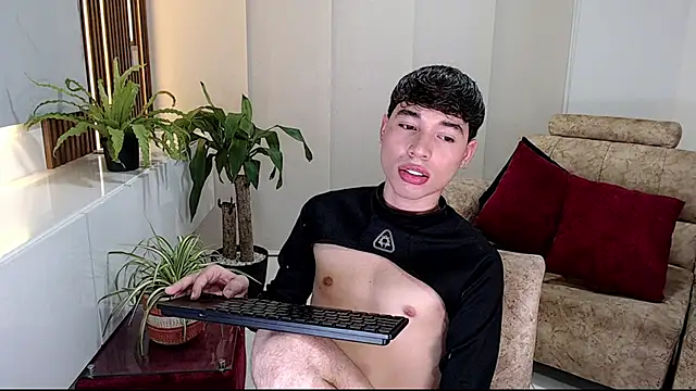 Snapshot of cod_dolll chatting on December 17, 11:11 pm cod dolll online show from December 17, 11:11 pm