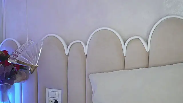 Alice Voss online show from December 22, 6:43 am