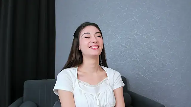 Snapshot of FloraEves chatting on March 5, 5:07 am FloraEves online show from March 5, 5:07 am