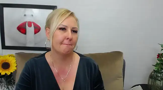 Snapshot of DianaLive chatting on February 26, 10:26 am DianaLive online show from February 26, 10:26 am