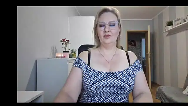DianaLive online show from February 4, 7:14 am