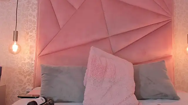 SalomeHills   online show from March 4, 4:41 pm