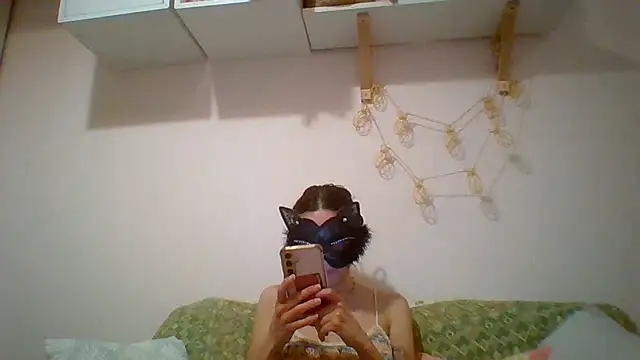 Snapshot of kittysissy chatting on June 17, 8:10 pm kittysissy online show from June 17, 8:10 pm