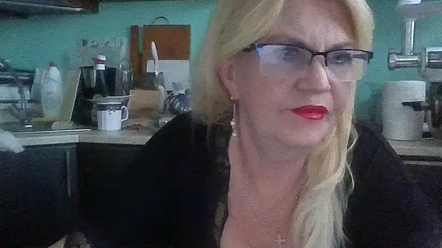 Snapshot of Heidi-Helga chatting on September 9, 4:45 am Heidi-Helga online show from September 9, 4:45 am