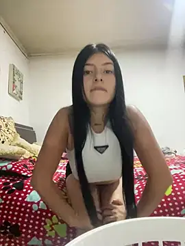 Snapshot of Alexandra090 chatting on February 24, 2:40 am Alexandra090 online show from February 24, 2:40 am