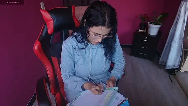 SophiTay online show from April 16, 10:23 pm