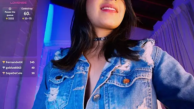 hannah thomson  online show from March 4, 1:45 am