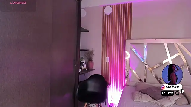 Snapshot of sweetviolet__ chatting on April 22, 12:39 pm sweetviolet online show from April 22, 12:39 pm