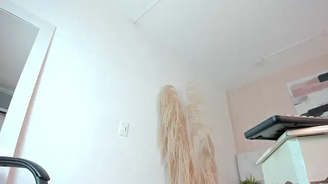 CHANELL 11INCHES online show from March 14, 10:38 pm