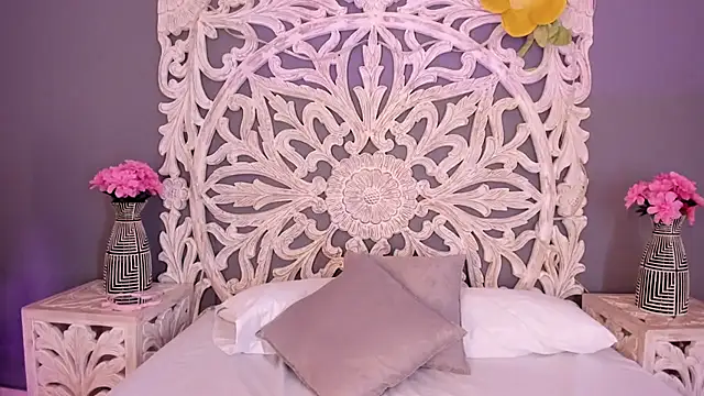 AnnieGibbyns online show from March 12, 8:37 pm