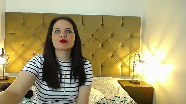 Snapshot of laura_hotties chatting on March 17, 4:01 pm laura hotties online show from March 17, 4:01 pm