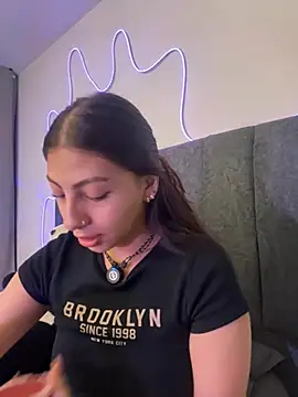 Snapshot of Dirty-Bunnyyy chatting on July 10, 4:39 am Dirty-Bunnyyy online show from July 10, 4:39 am