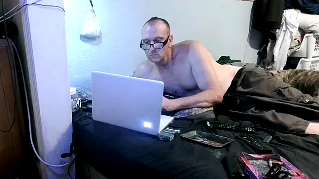 Snapshot of PornStro921 chatting on September 30, 2:49 am PornStro921 online show from September 30, 2:49 am