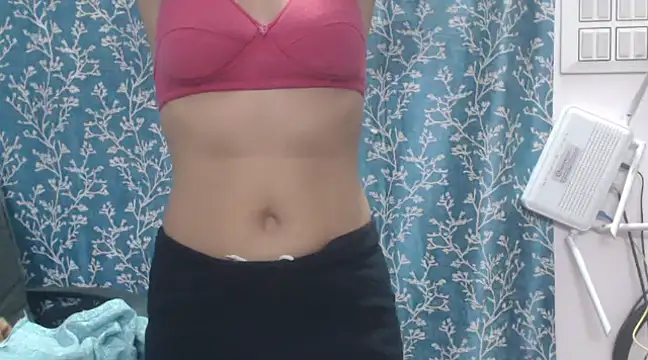 Reena600 online show from March 5, 9:05 am