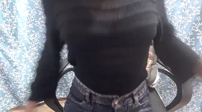 Reena600 online show from March 7, 4:11 pm