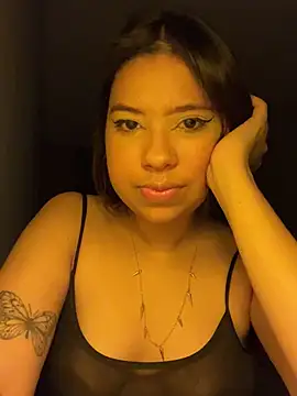 KiaraCut online show from March 27, 1:55 am