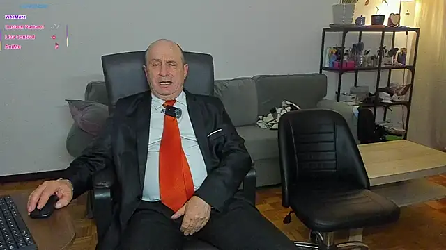 Snapshot of masterboy50 chatting on May 10, 7:41 pm masterboy50 online show from May 10, 7:41 pm