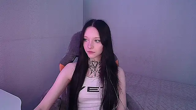 Snapshot of mefwhore chatting on October 13, 5:13 pm mefwhore online show from October 13, 5:13 pm