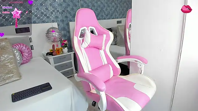  AshleyPayton  online show from March 10, 8:56 pm