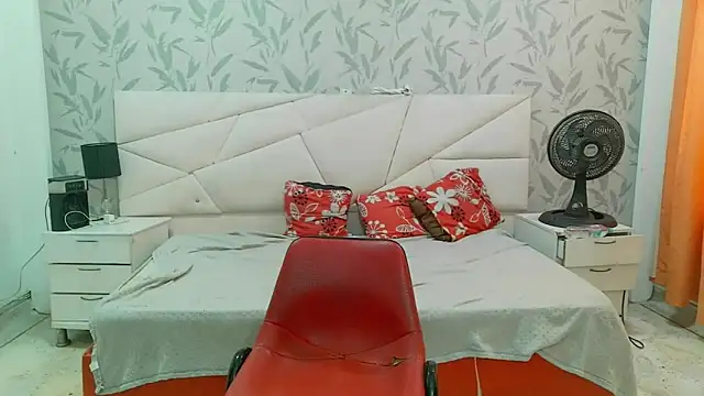 Snapshot of SexyPamela69 chatting on April 27, 6:17 pm SexyPamela69 online show from April 27, 6:17 pm