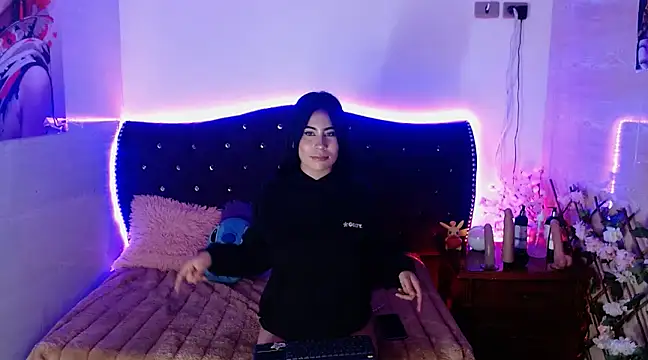 Snapshot of Minami_Nakamura chatting on March 21, 1:45 am Minami Nakamura online show from March 21, 1:45 am