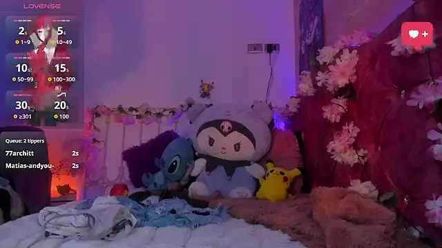 Snapshot of Minami_Nakamura chatting on October 13, 9:53 am Minami Nakamura online show from October 13, 9:53 am