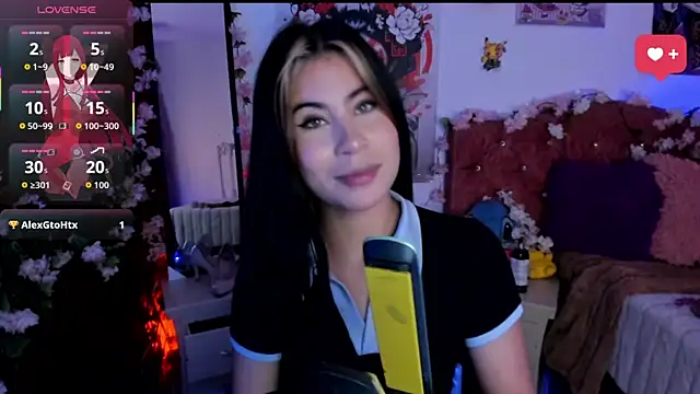 Snapshot of Minami_Nakamura chatting on November 9, 9:18 am Minami Nakamura online show from November 9, 9:18 am