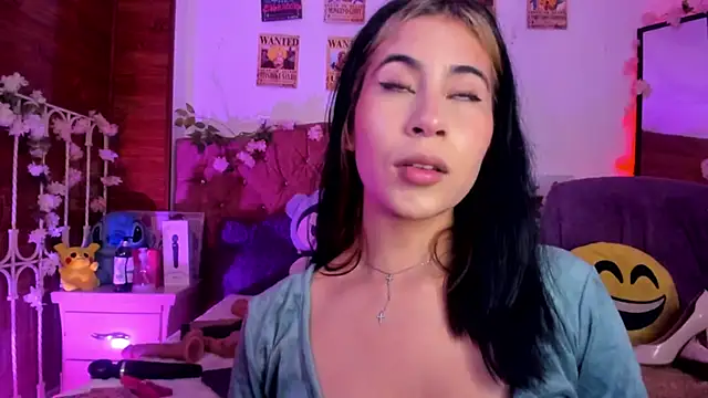 Snapshot of Minami_Nakamura chatting on December 1, 3:00 am Minami Nakamura online show from December 1, 3:00 am