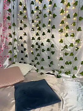 CLTFUDIDAKKKK online show from April 23, 1:29 am